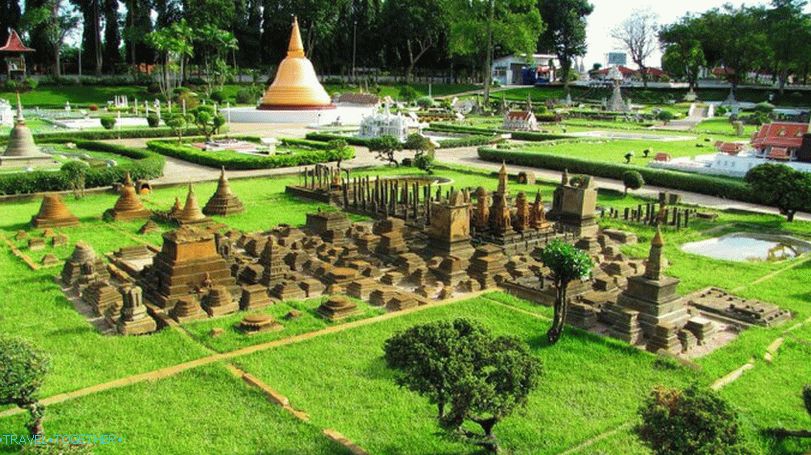 Mini Park Siam v Pattaya