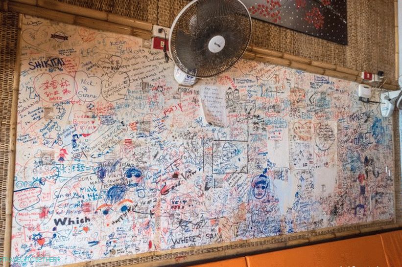 Amp Cafe na ostrově Phi Phi Don - malá thajská kavárna