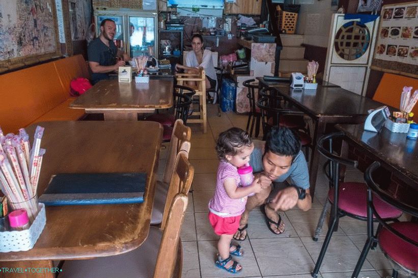 Amp Cafe na ostrově Phi Phi Don - malá thajská kavárna