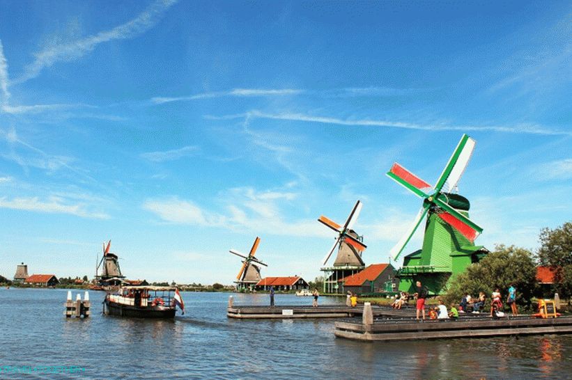 Větrné mlýny v Zaanse Schans