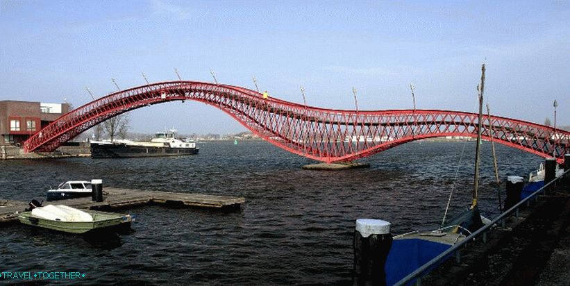 Pythonův most