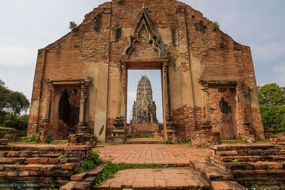 Wat Ratchaburana