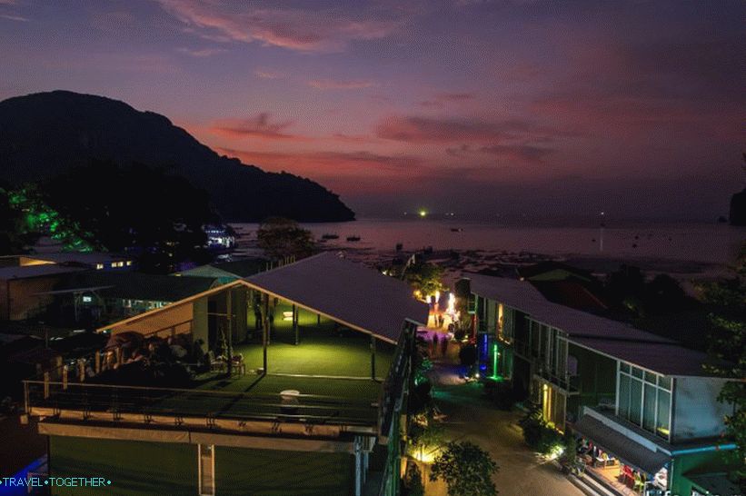 Věž na spasení před vlnou tsunami na Phi Phi Don
