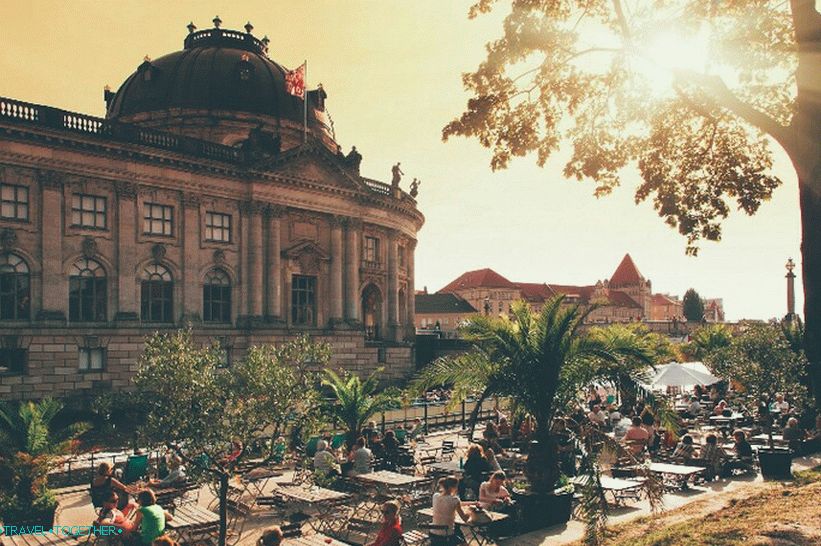 Bode muzeum při západu slunce
