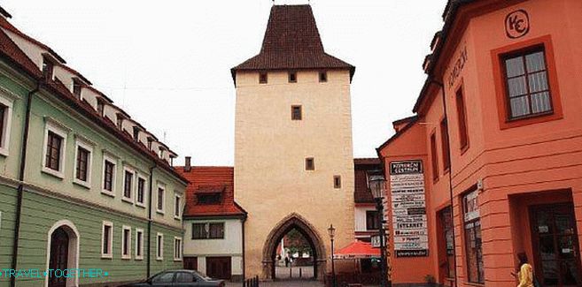 Pražská (dolní) brána