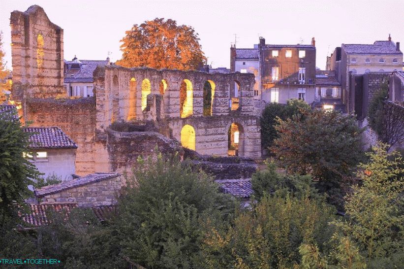 Amfiteátr (Palais Gallien) 