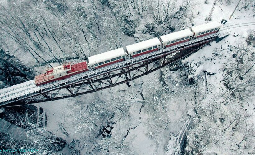 Borjomi - Bakuriani úzkorozchodná železnice