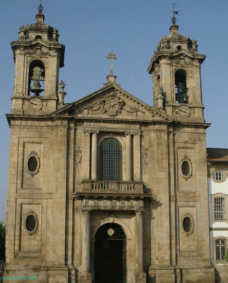 Papule kostel