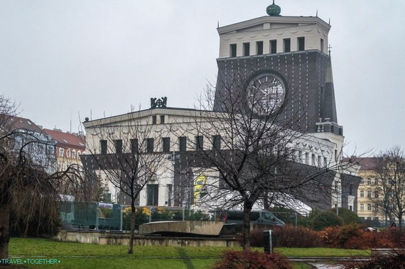 Kostel Nejsvětějšího srdce Páně ve Vinogradahu