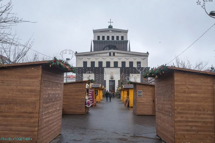 Kostel Nejsvětějšího Srdce Páně - místo, kde pořídíte pouze dvě fotografie
