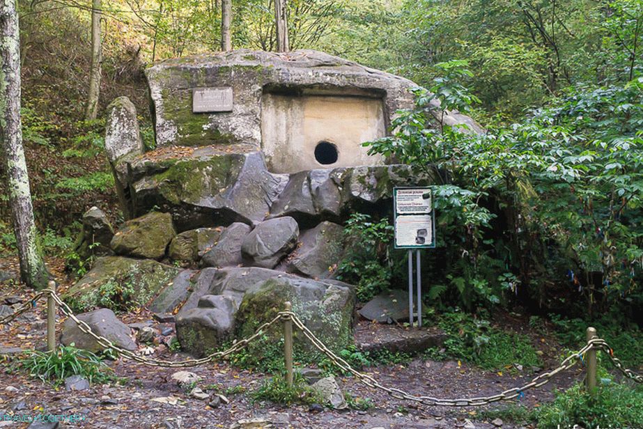 Volkonský dolmen u Lazarevského