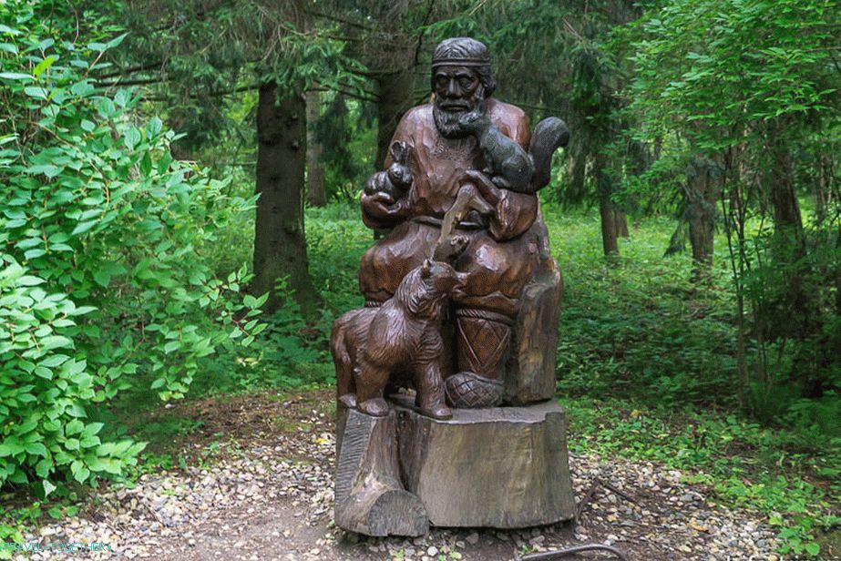 V parku s desítkami postav z pohádek