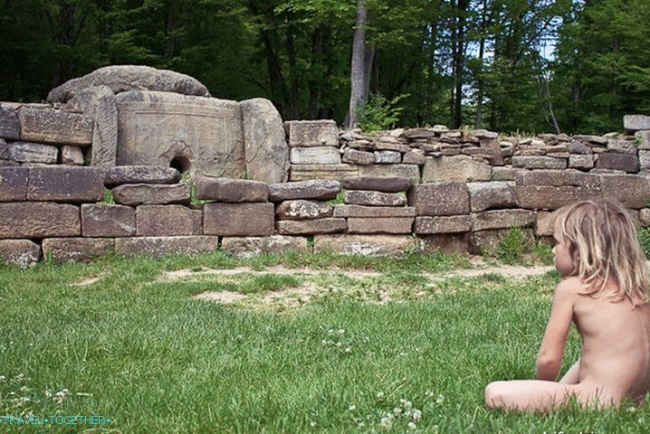 Dítě lesů a ekumenická skupina Dolmen.