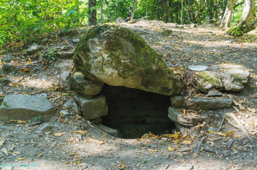 Dolmens v Krasnaya Polyana - orientační bod pro amatérky