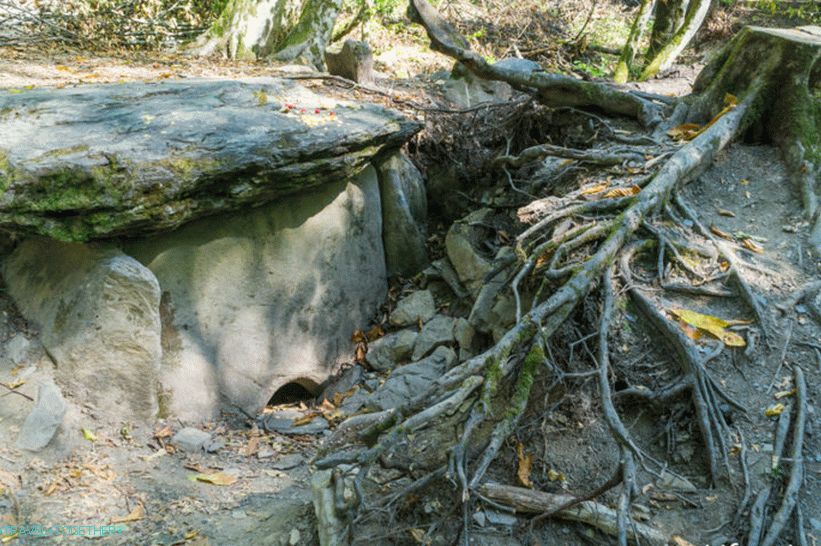 Dolmens v Krasnaya Polyana - orientační bod pro amatérky