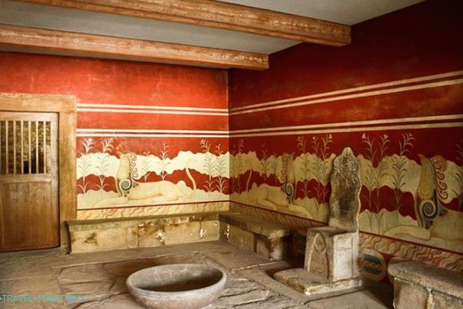 Památky Kréty. Legenda paláce Knossosu