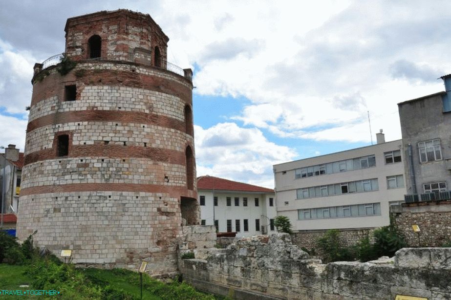 Makedonská věž