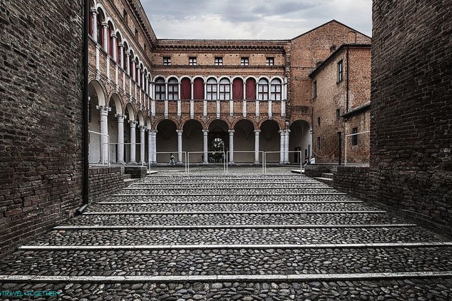 Archeologické muzeum v Palazzo Kostabili