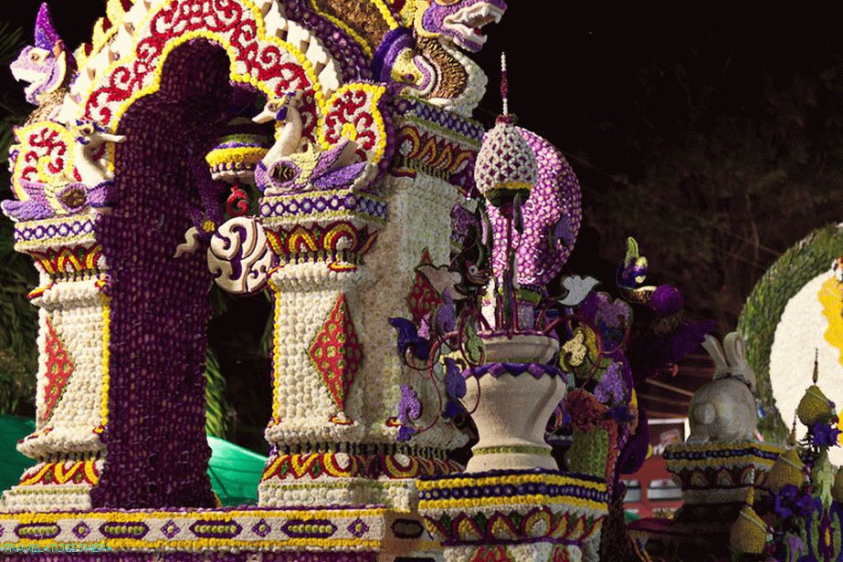 Květinový festival v Thajsku, přehlídkové vozíky Květinový festival v Thajsku, přehlídkové vozíky