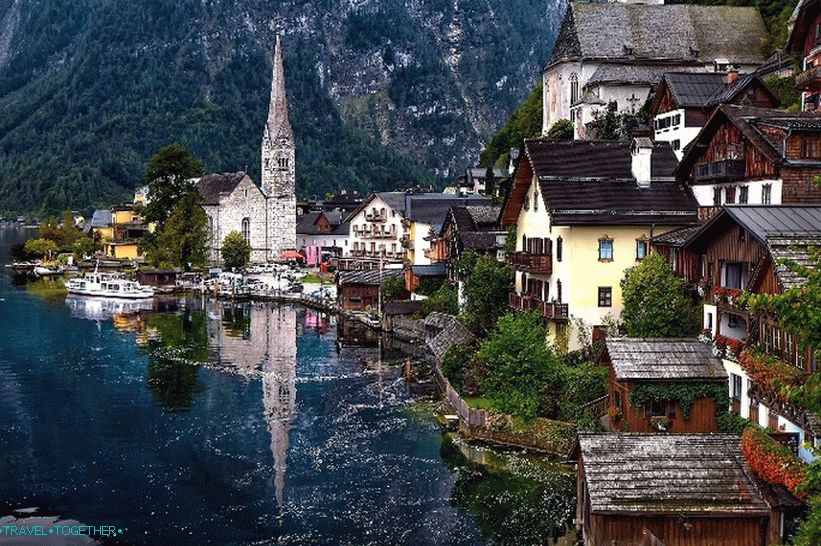 Pohled na Hallstatt z vyhlídkové plošiny