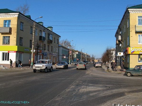 Město Mtsensk. Hlavní ulice.