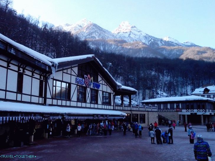 Rosa Khutor na úpatí (ráno)