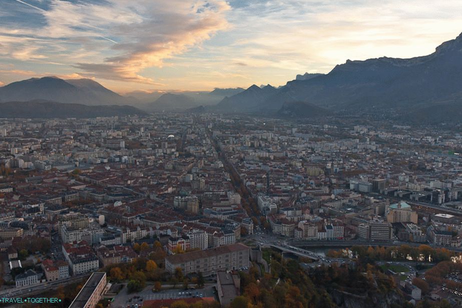 Pohled z Bastille, panorama Grenoble