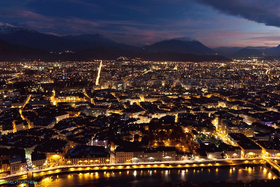 Noční Grenoble