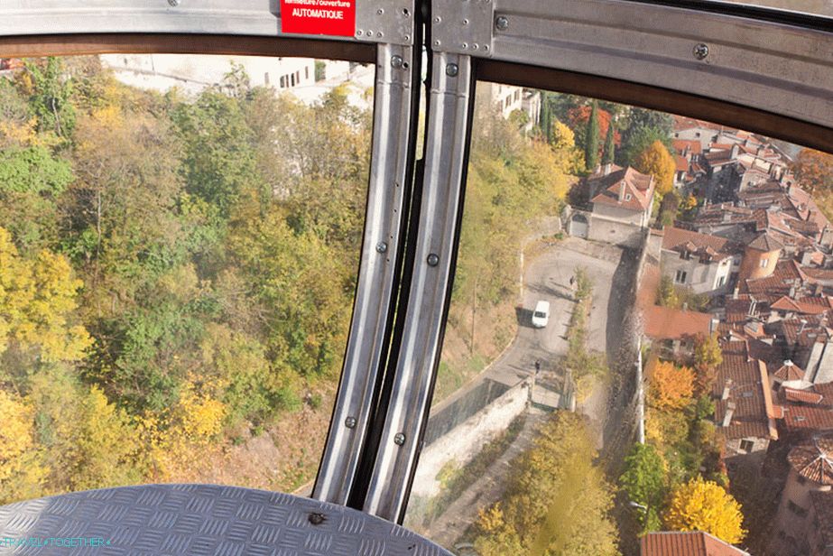 Skleněné stěny kabiny faxu Grenoble