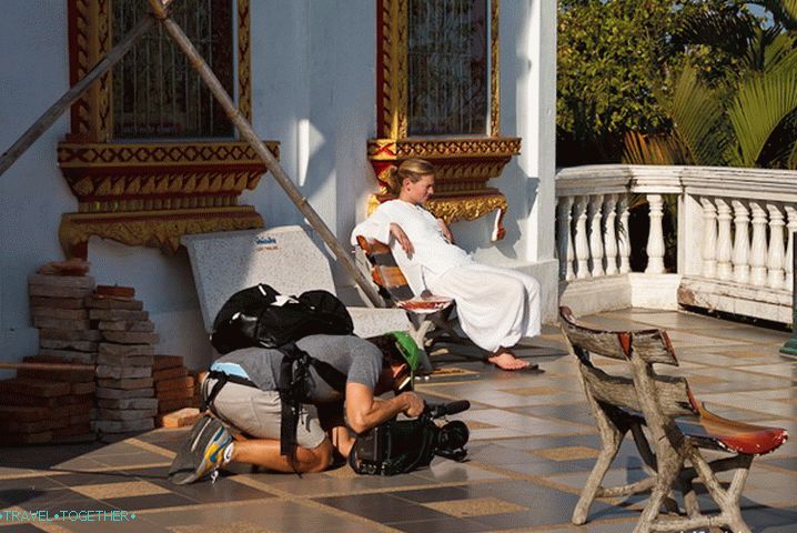 Turista s vážným fotoaparátem