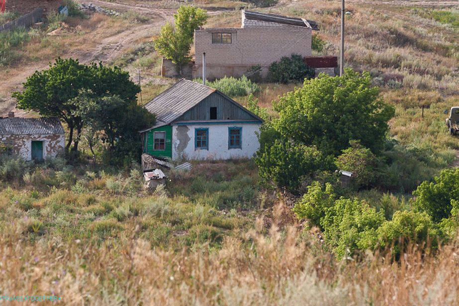 Zbytky domů na farmě Dyadin
