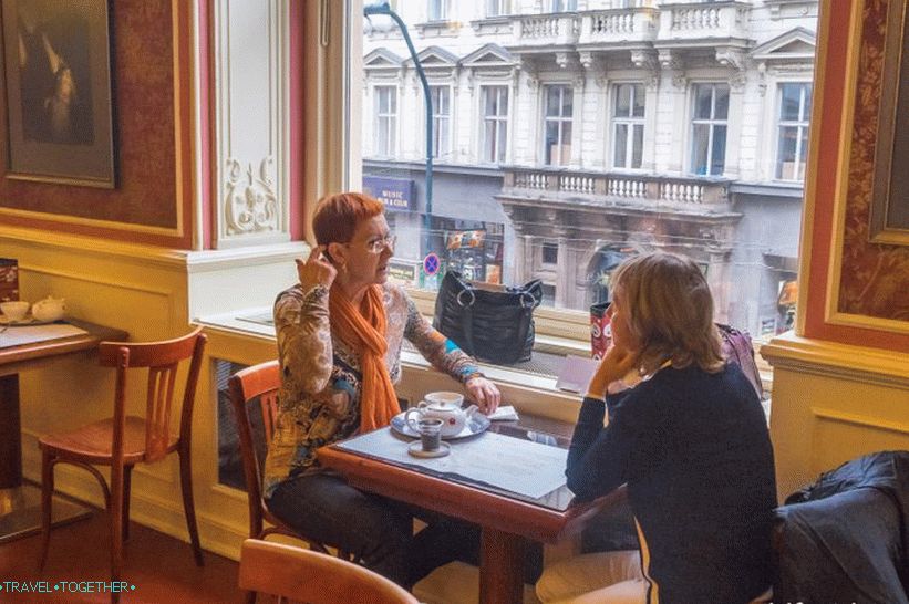 Cafe Louvre - místo pro kulturní snídani v Praze