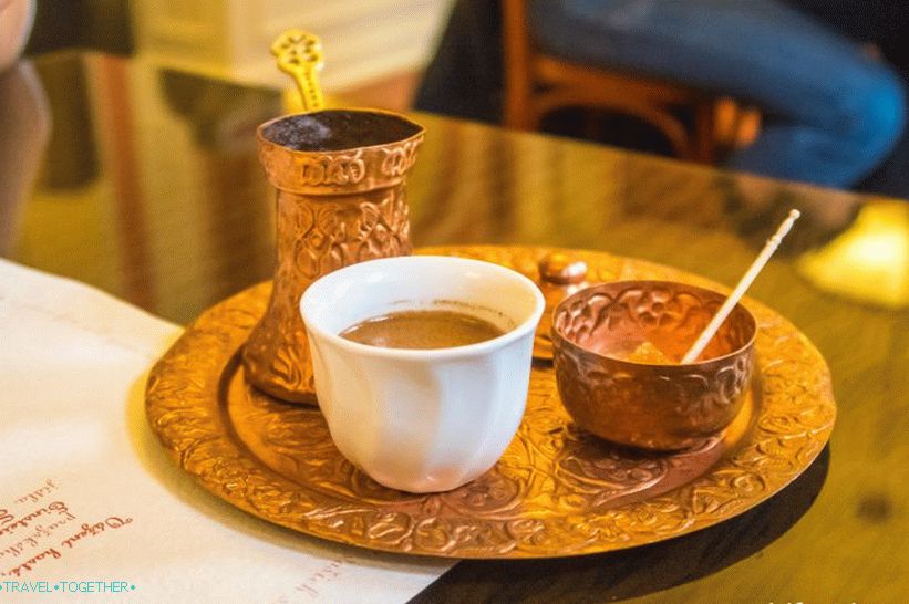 Cafe Louvre - místo pro kulturní snídani v Praze