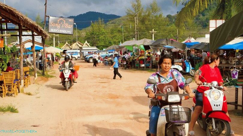 Trh v Khao Lak