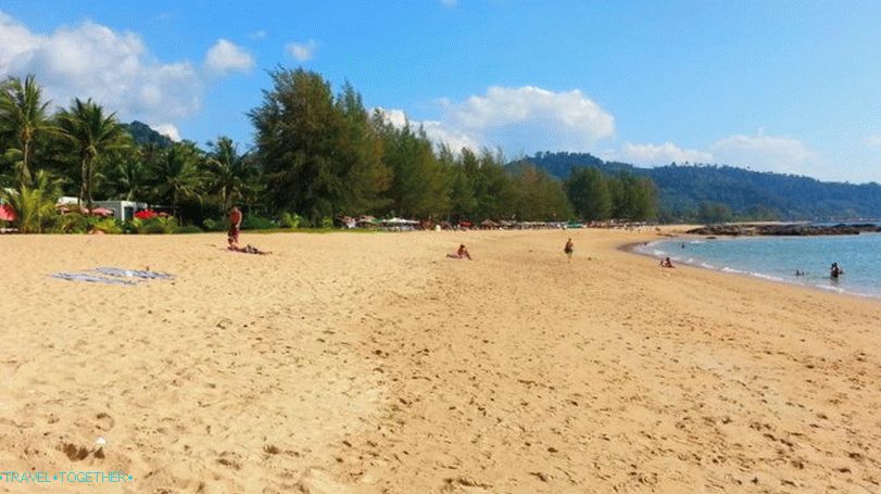 Nang Thong Beach v Khao Lak