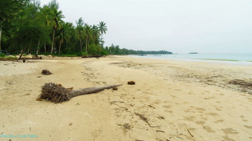 Bang Sak Beach v Khao Lak