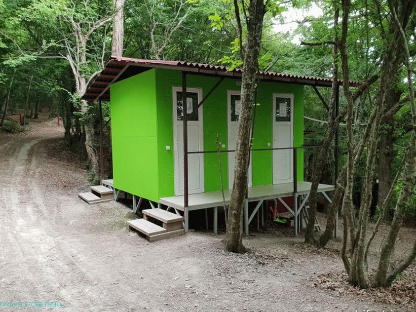 Civilní WC s toaletou