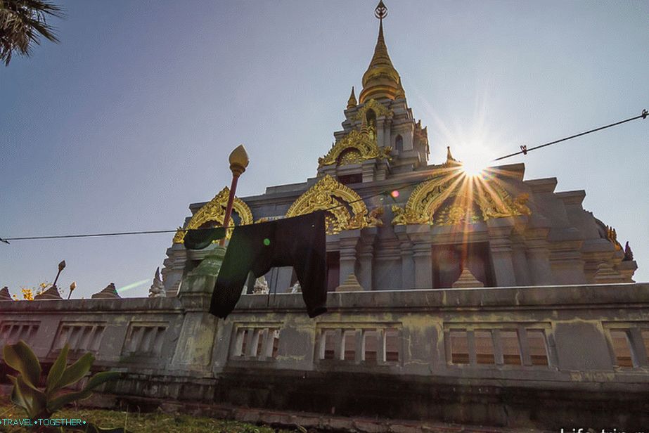 Phra Boromathat Chedi