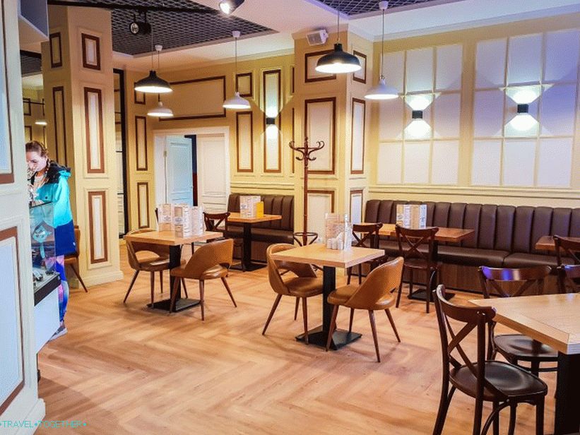 Kavárna Paul Bakery v Rosa Khutor je taková, ale internet je dobrý