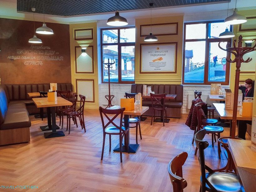 Kavárna Paul Bakery v Rosa Khutor je taková, ale internet je dobrý