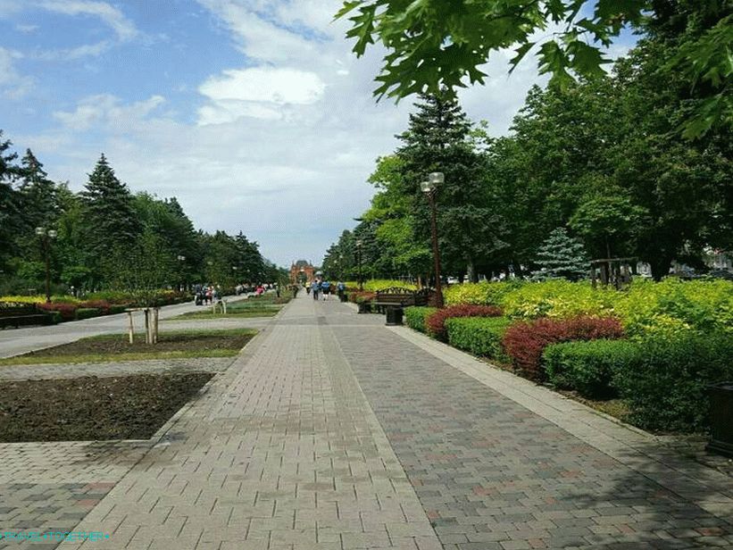 Alexandrovský bulvár. Fotografie - @ vologdenia