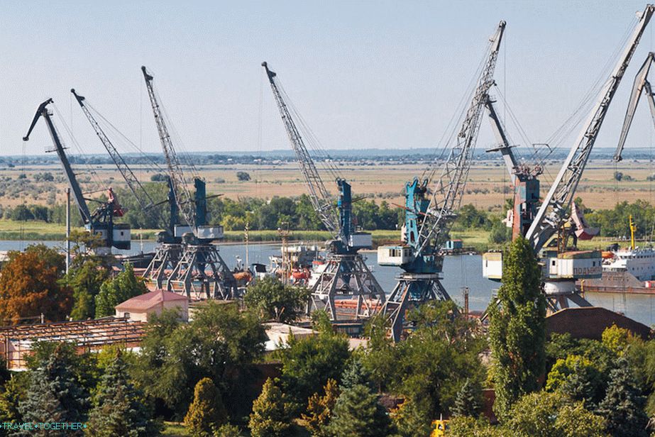 Přístav Azov