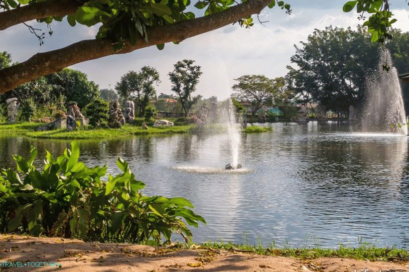Krokodýlí farma v Pattayi a park miliónů kamenů - moje dojmy