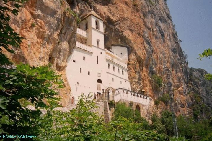 Černá Hora, klášter Ostrog Černá Hora, klášter Ostrog