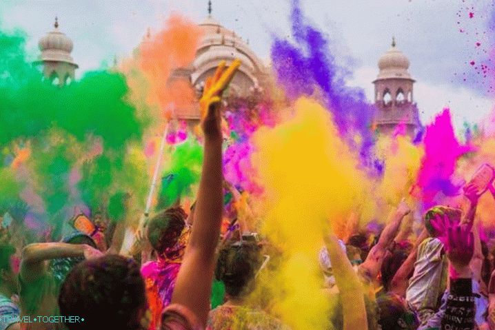 Goa, jděte na festival barev s dětmi