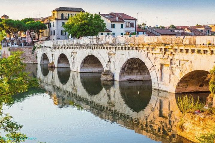 Rimini, Tibérův most, který je starší než 2000 let