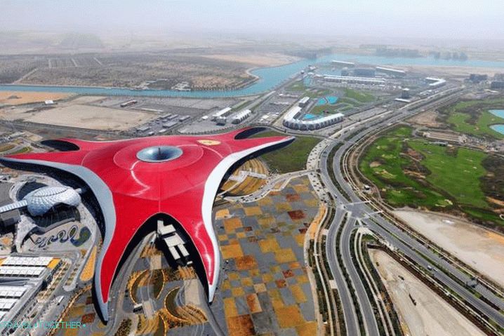 SAE, navštivte zábavní park Ferrari World