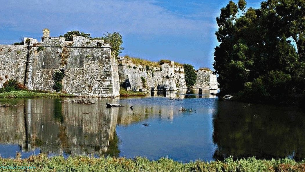 hrad Ayia Mavra