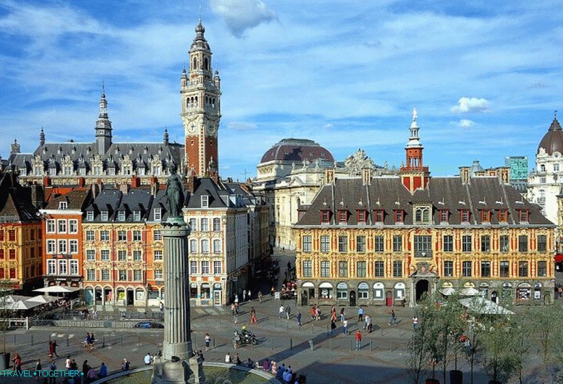 Place de Gaulle (Velké náměstí)