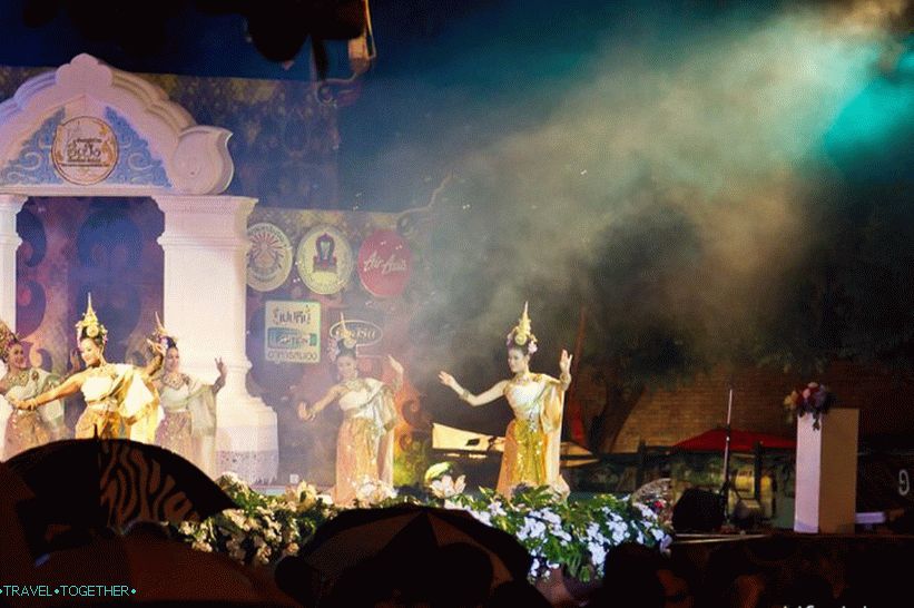 Loy Kratong a Yipeng Festival (5)